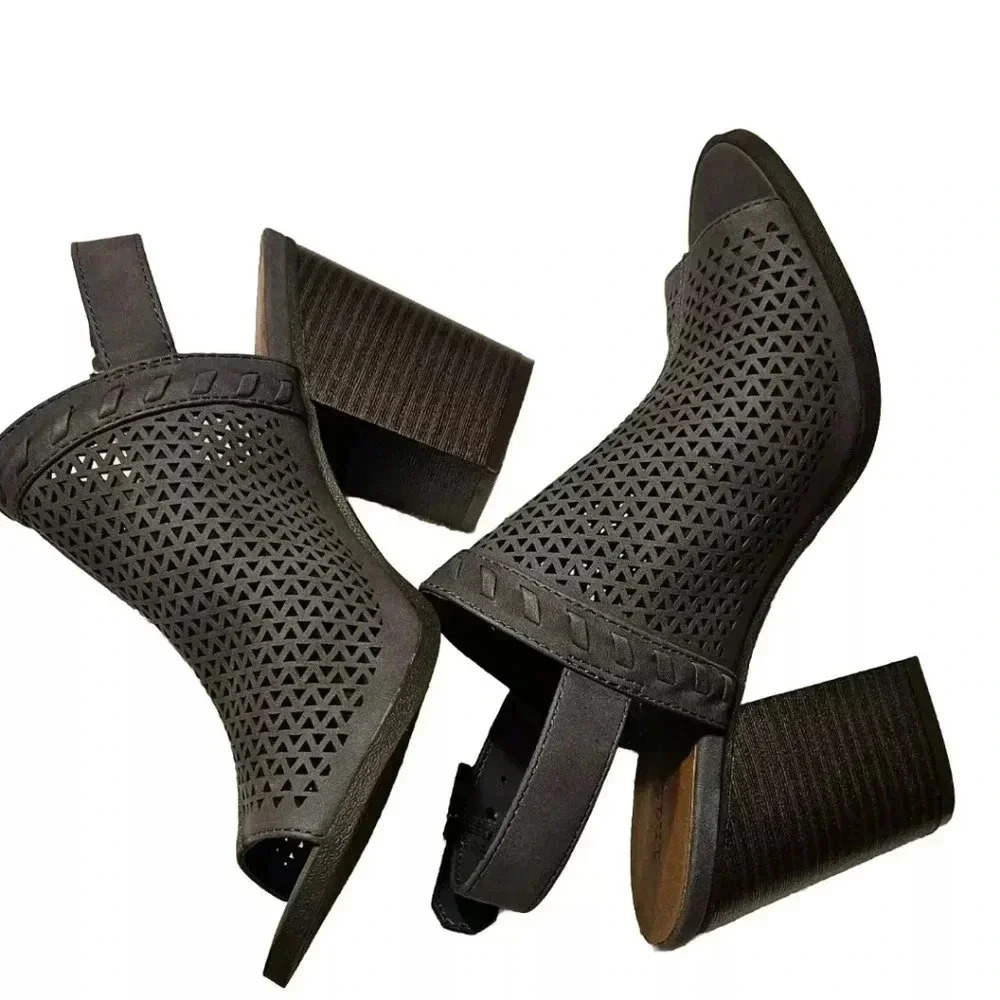 New Indigo Rd. Grey Sandals Women's 7M Slingback Block Heels Casual Open Toe - Picture 6 of 6